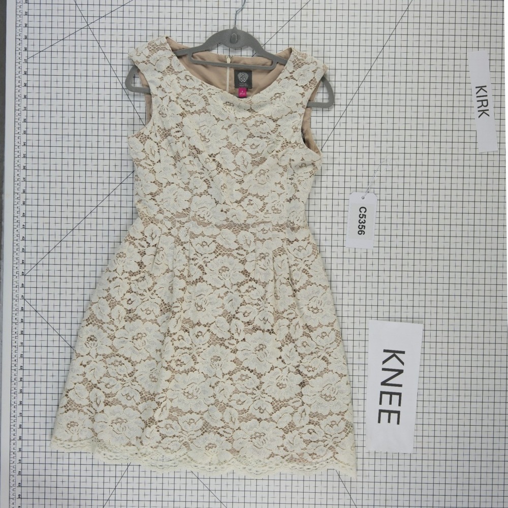 Vince Camuto Fit & Flare Dress Women's Size 8 Ivory Floral Lace Scalloped - Picture 7 of 7